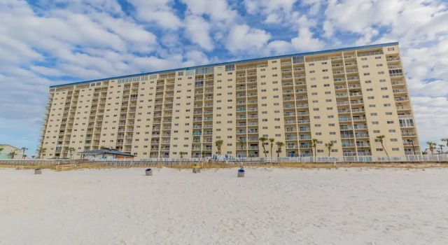 Regency Towers 714 2 Bedroom Condo by Redawning