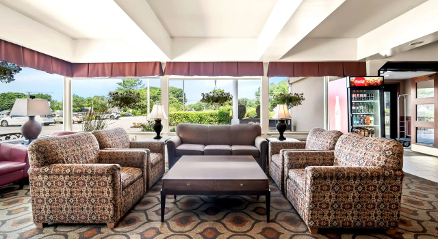 Best Western Merry Manor Inn, Varaa Hotelli Hotellit New England uima-altaalla, Uima-allas