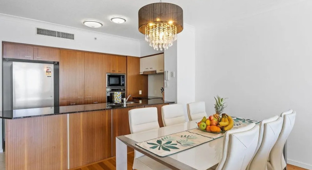 Апартаменты Grand Chevron Renaissance - HR Surfers Paradise