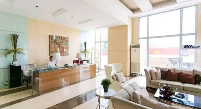 Sunshine 100 Plaza