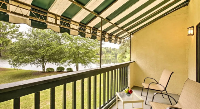 Апартаменты с 2 комнатами с балконом Niceville Condo w/ Pool Access < 8 Mi to Destin!