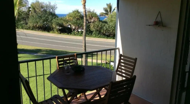 Апартаменты Beach Breakers Resort