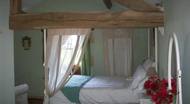Les Deux Pignons, Rezervasyon Otel Le Busseau Poitou-Charentes