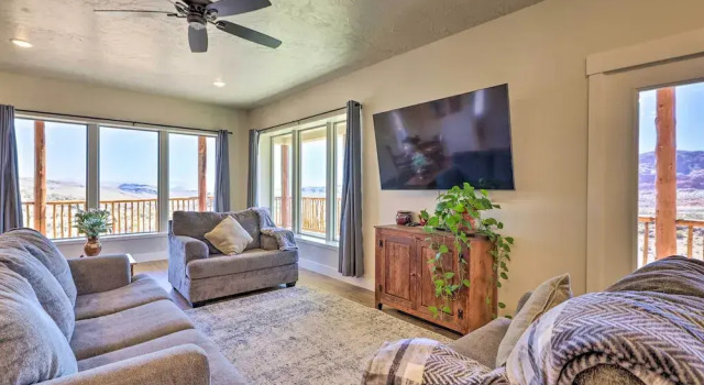 Stunning Adobe Home Overlooking Silver Reef, Buchen Sie Ferienhaus Silver Reef USA