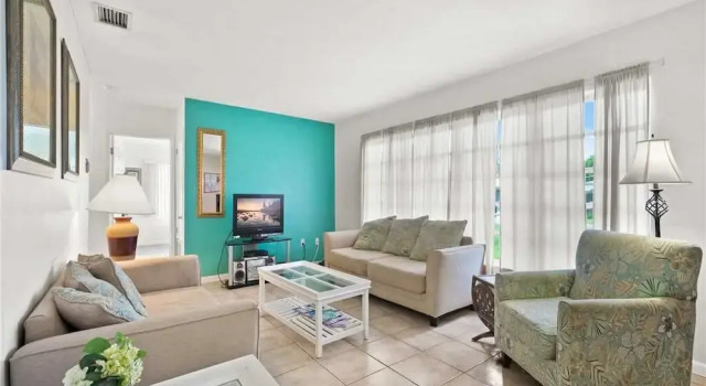 Aurora Seabreeze - Three Bedroom Home, Prenota Hotel Venezia Sarasota Area