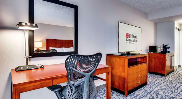 Двухместный номер Standard Hilton Garden Inn Louisville-Northeast
