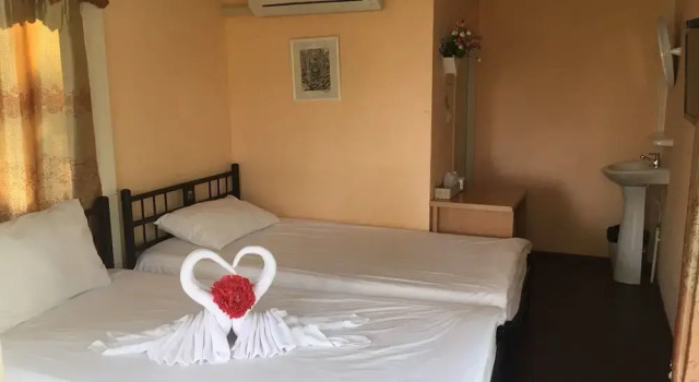 Chomtawan Home