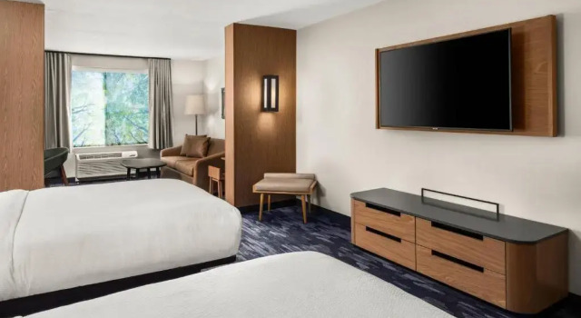 Четырёхместный люкс Fairfield by Marriott Inn & Suites Duluth