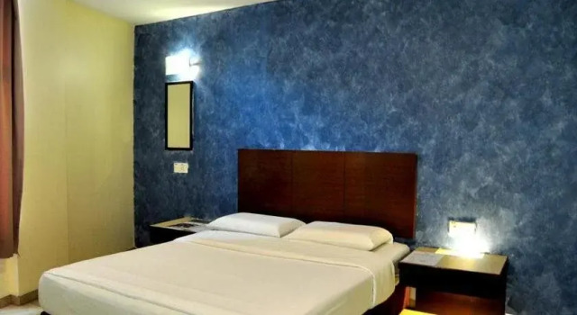 Golden Bay Hotel