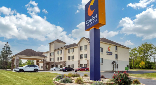 Comfort Inn & Suites, Varaa Hotelli  
