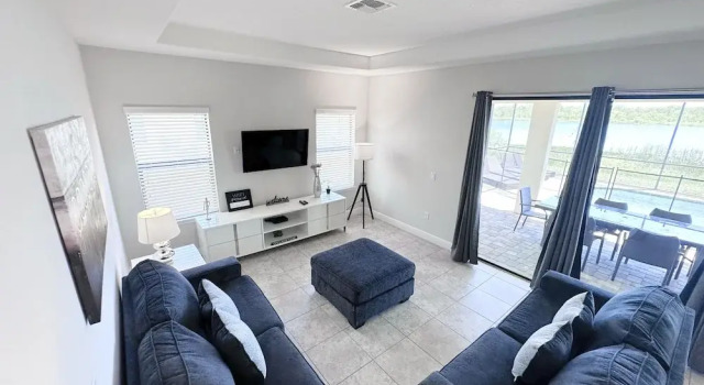 Коттедж Balmoral Resort-179mm 4 Bedroom Home by RedAwning