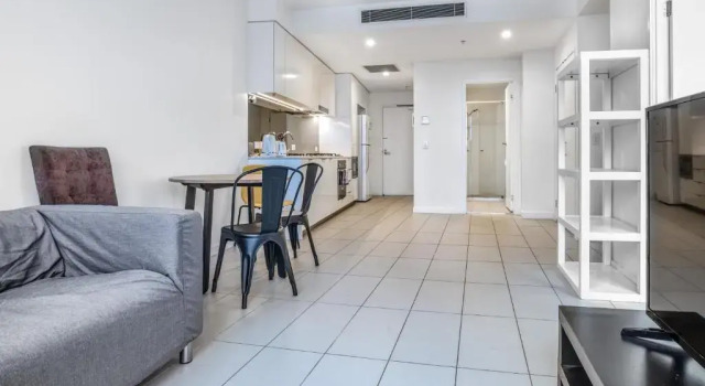 Chic Inner City Position 2 bedroom apartment with Parking By Serain Residences, Забронировать Апартаменты/квартира Апартаменты Брисбна, рядом с Тиволи, Апартаменты/квартира