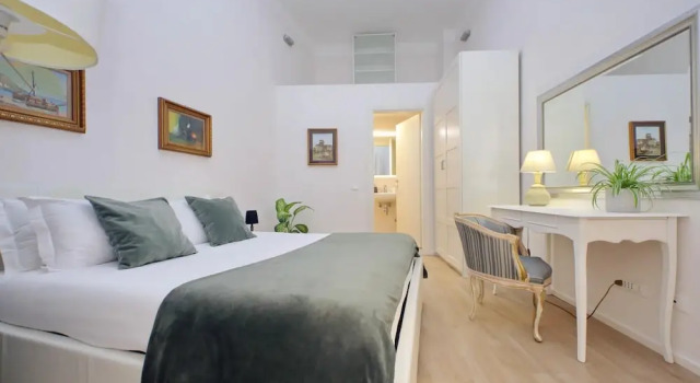 Treasurerome Opera Trevi Green Suite 2BR, Забронировать Апартаменты/квартира Треви Рим, рядом с Посольство США в Риме