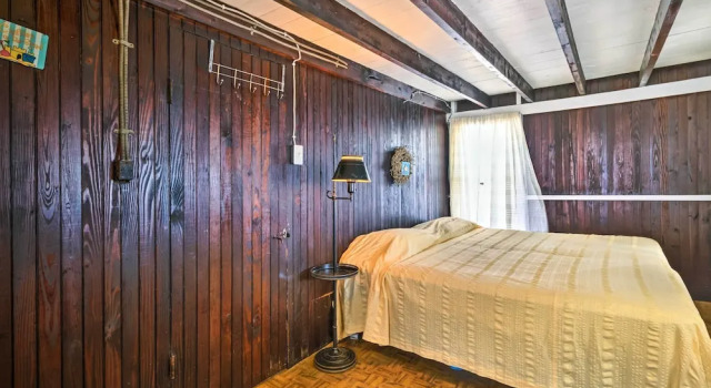 Коттедж Beachfront Connecticut Retreat w/ Views!