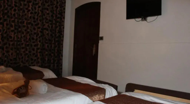 Трёхместный номер Standard Arab Tower Hotel