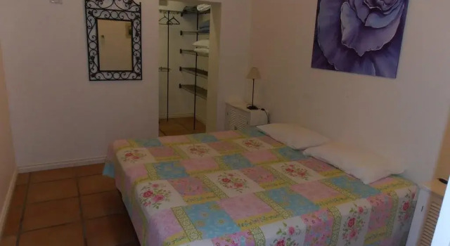 Floriana Villas, Забронировать Отель Бизнес-отели Кэрнс, рядом с Главный офис центра изучения дикой природы ZOO To You, 4* 5*