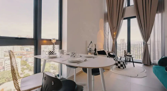 Апартаменты Deluxe с 2 комнатами с балконом и с видом на город NaiBnB in The Colony by Infinitum
