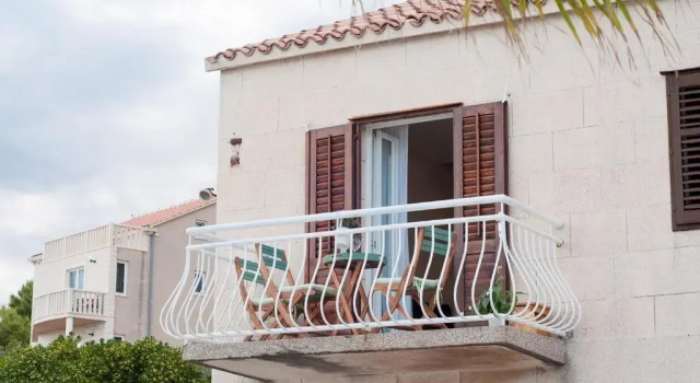 Top Location! Beach & Center Apt 4, Prenota Appartamento Hotel a Croatian Islands con parcheggio, Parcheggio