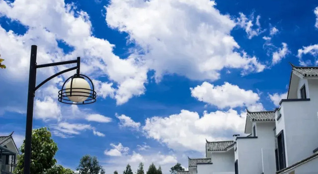 Loving Clouds Family Inn, Rezerwuj Hotel Hotele w Chuxiong z parkingiem, Parking