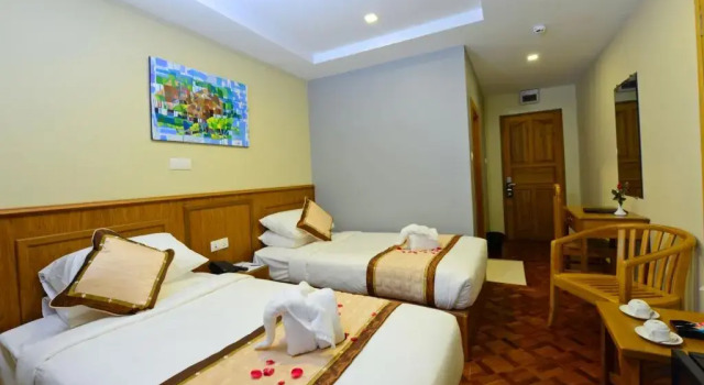 Двухместный номер Superior Hotel H Valley Yangon