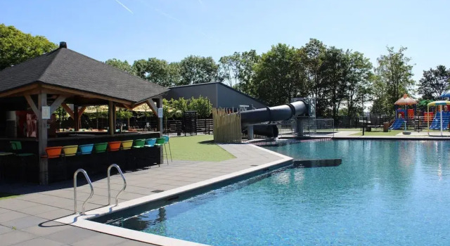 Romantic Boathouse Getaway in Lathum, Prenota Hotel Lathum Gheldria
