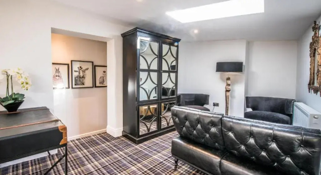 The Royal Standard, Rezervasyon Misafirhane Merseyside otoparklı oteller, Otopark