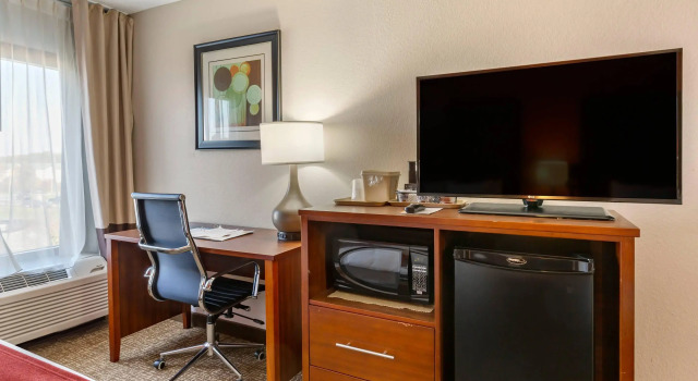 Четырёхместный номер Standard Comfort Inn Greensboro - Kernersville