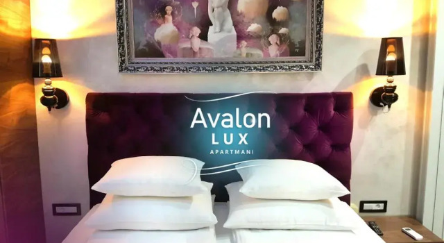 Студия Avalon Lux Studio Apartment