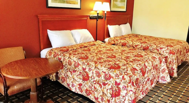 Greystone Motel, Book Motel Hillsboro Ohio