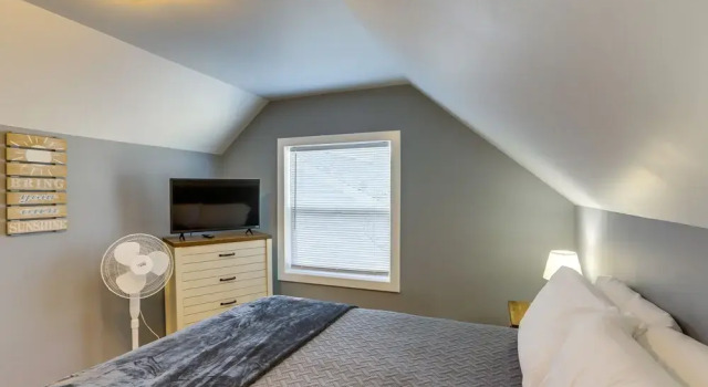 Dog-friendly Port Clinton Home: Walk to Lake Erie!, Book Feriehus Sommerhuse i Port Clinton, Hytte