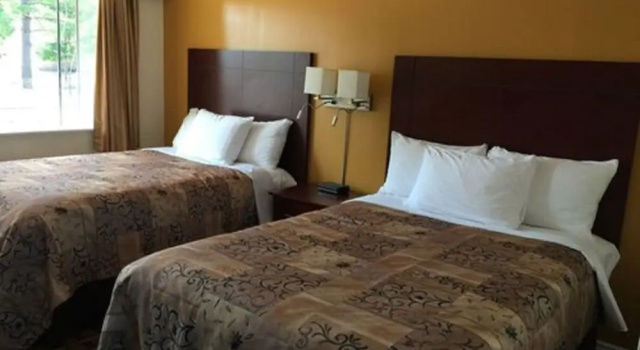 Четырёхместный номер Deluxe с видом на озеро Park Place Motel & Suites