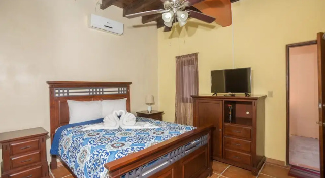 Caribbean Breeze 6b 2 Bedroom Condo by RedAwning, Rezerwuj Apartament Roatán 