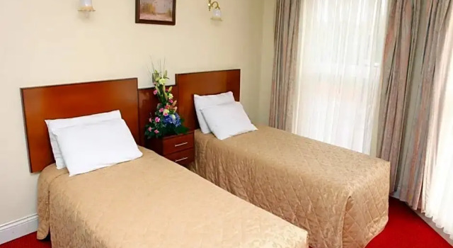 Номер Standard Gatwick Cambridge Hotel