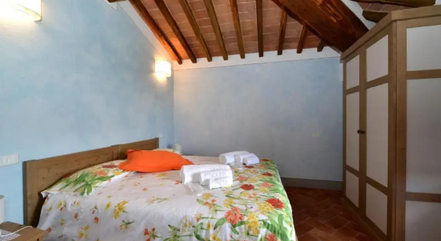 Agriturismo Mocine, Prenota Hotel Asciano Crete Senesi