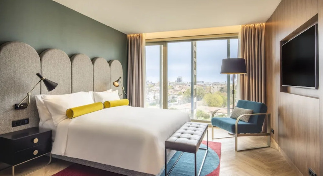 Двухместный люкс Renaissance Porto Lapa Hotel