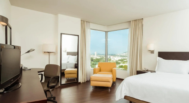 Полулюкс Fiesta Inn Monterrey Tecnologico