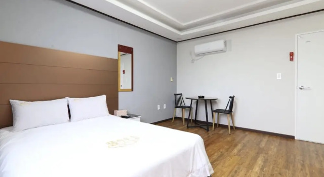Jeju Pool House