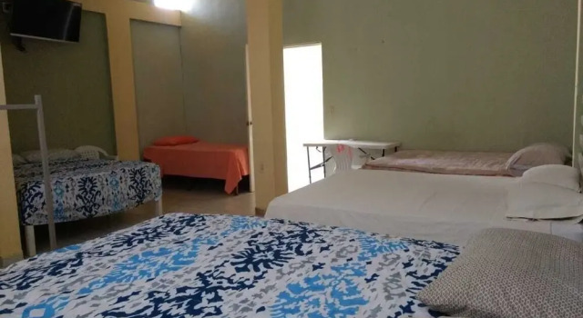 Четырёхместный семейный номер Standard Hotel La Avenida