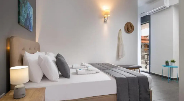Eolica Rooms, Забронировать Отель Отели Сарти с парковкой, рядом с Пляж Острия, Парковка