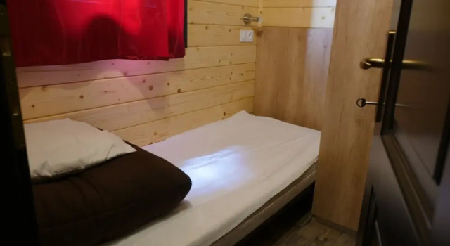 Camping Au pays de Hanau, Забронировать Кемпинг Доссенхайм-сюр-Цинзель Vosges du Nord