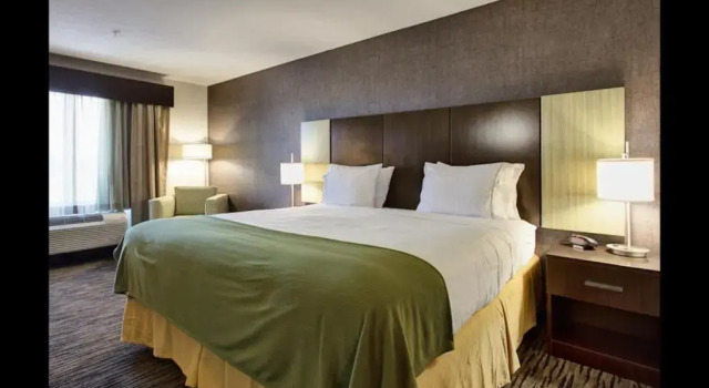 Номер Standard Holiday Inn Express Hotel & Suites NORTH FREMONT by IHG