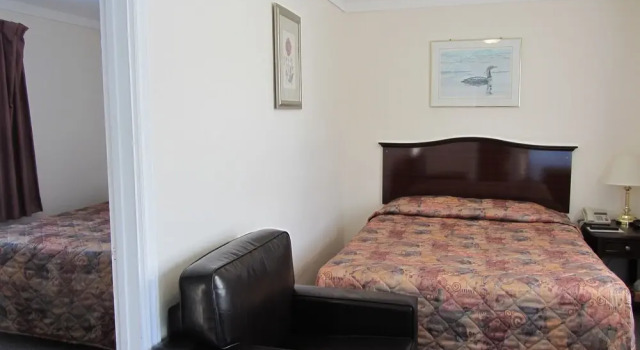 Семейный номер Standard с 2 комнатами с балконом и с видом на сад The Maplewood Motel