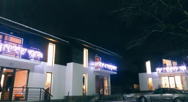 New Villa in BAKURIANI center, Rezerwuj Willa Bakuriani Samckhe Javakheti