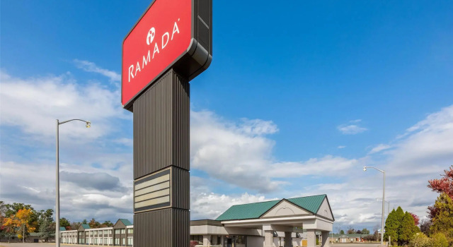 Quality Inn & Suites, Buchen Sie Hotel Grayling Michigan