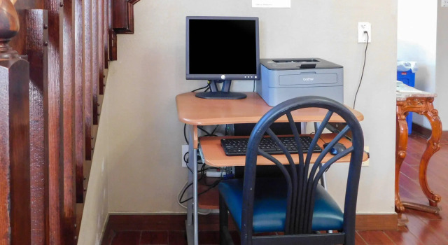 Quality Inn & Suites Thomasville-High Point, Забронировать Отель Томасвилл 
