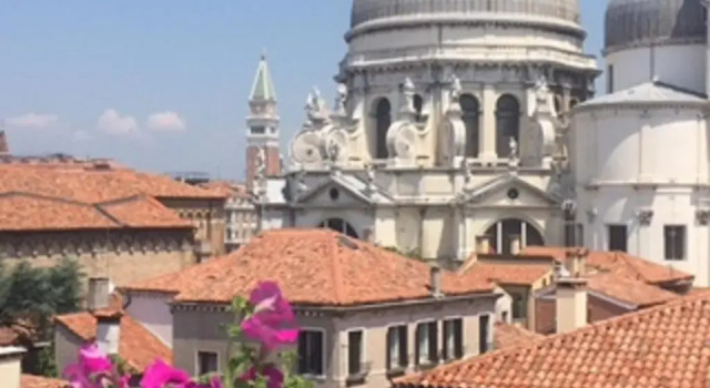 Апартаменты Deluxe Dorsoduro Charme Apartments