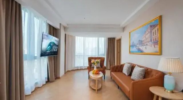 Люкс Business Vienna Hotel (Dongtai Hengrong Plaza)