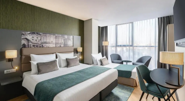 Трёхместный номер Deluxe Leonardo Hotel Bucharest City Center