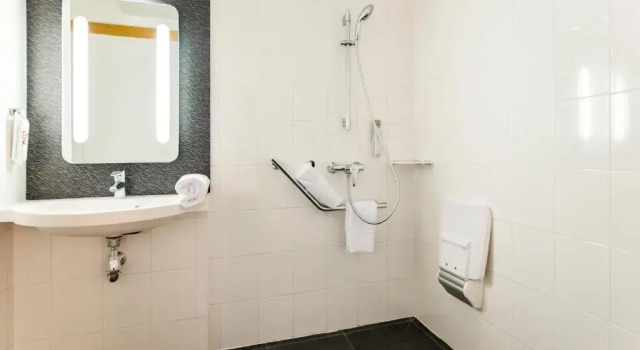 Двухместный номер Standard ibis Issy les Moulineaux "Val de Seine"