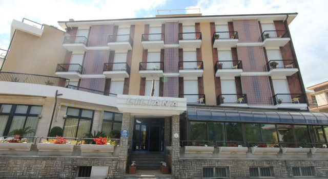 Liliana, Boek Hotel Andora Ligurië